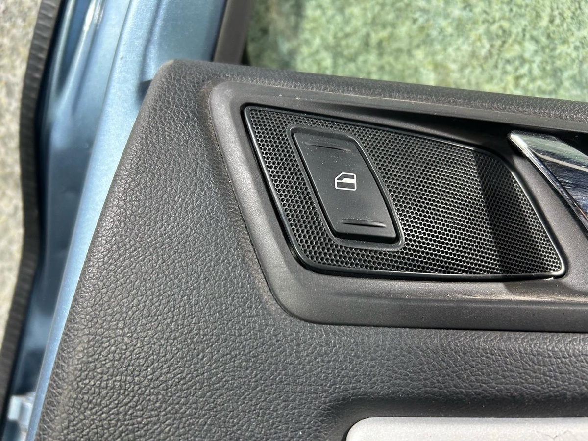 Кнопка стеклоподъемника к Skoda Octavia 2007