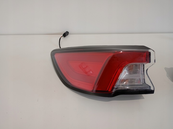 Фонарь задний левый к Ford Kuga 2019