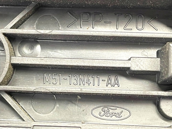 Фонарь задний левый к Ford C-MAX 2003