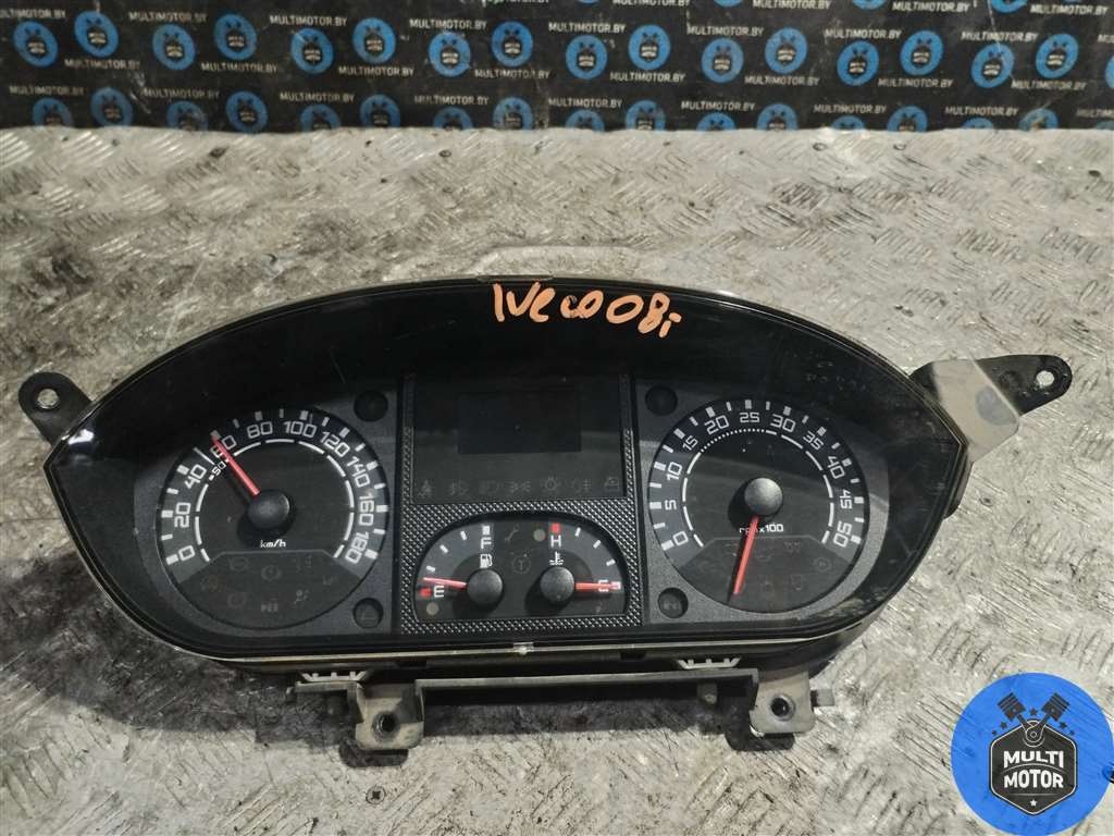 Щиток приборов (приборная панель) к Iveco  2007