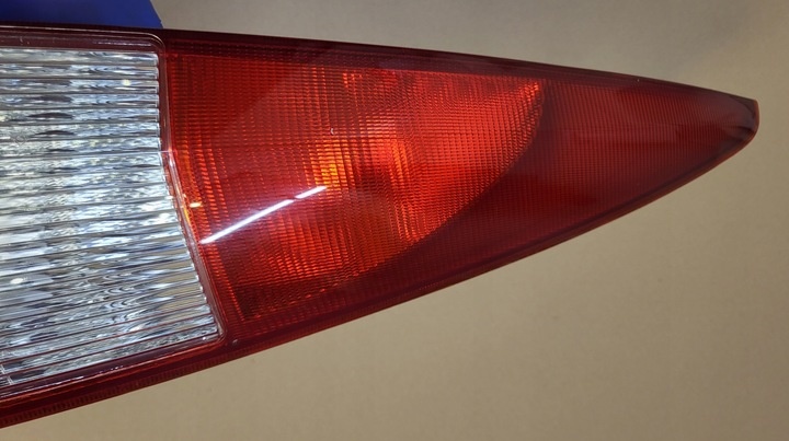 Фонарь задний левый к Ford Mondeo 2000
