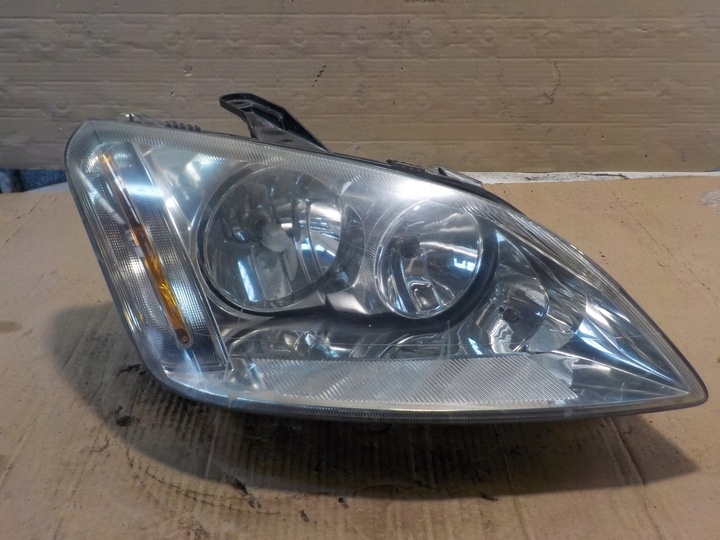 Фара правая к Ford Focus 2005