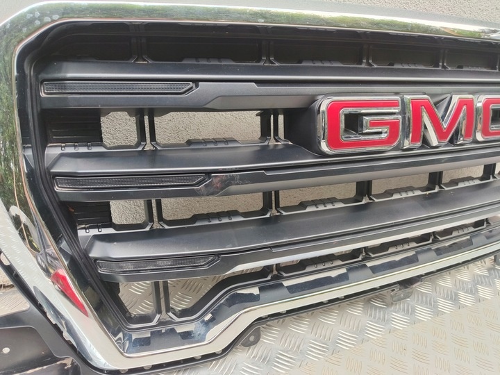 Решетка радиатора к GMC Sierra 2002
