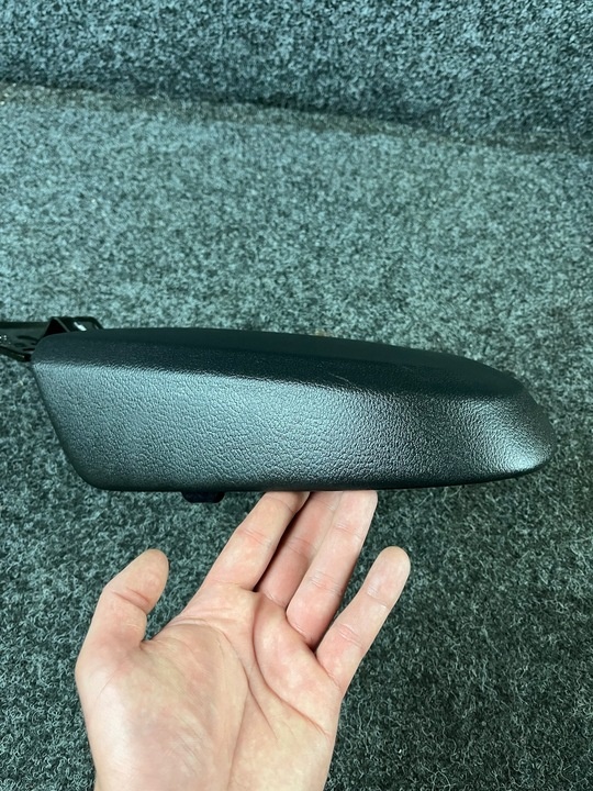 Подлокотник к Ford C-MAX 2003
