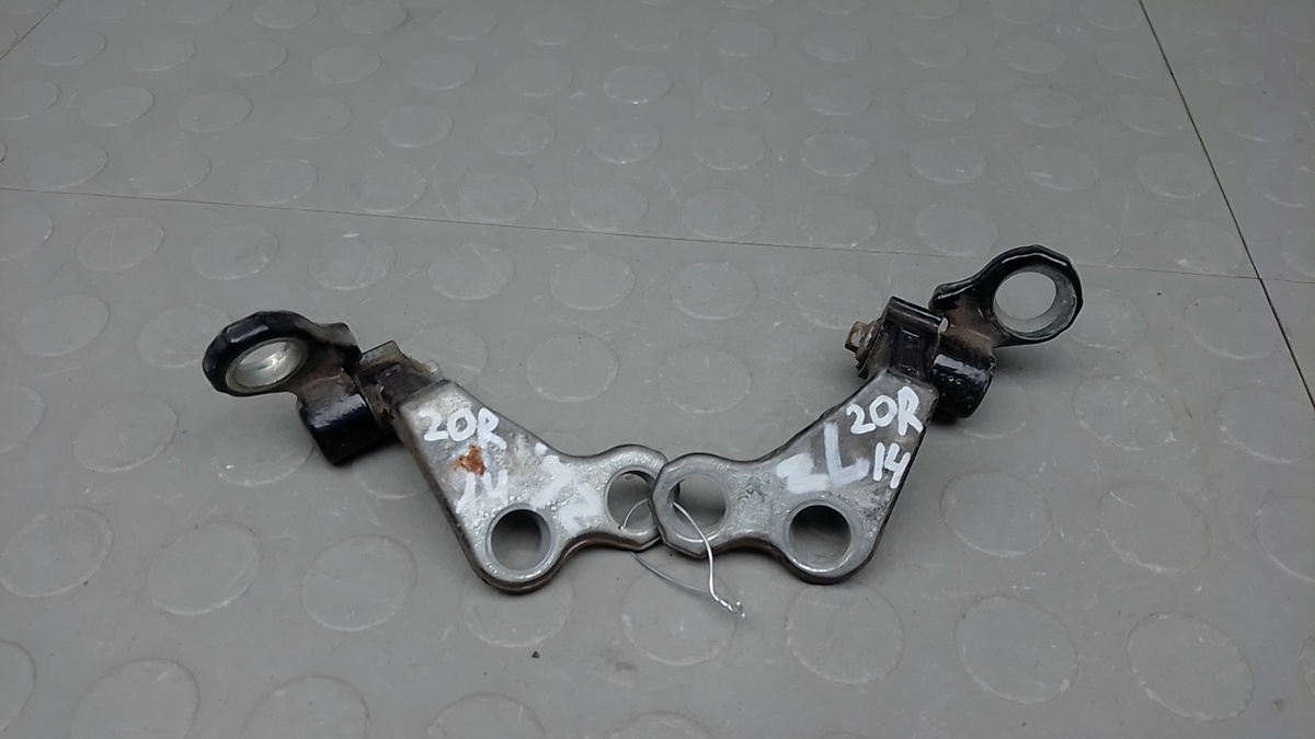 Петля двери задней левой к Ford Focus 2011