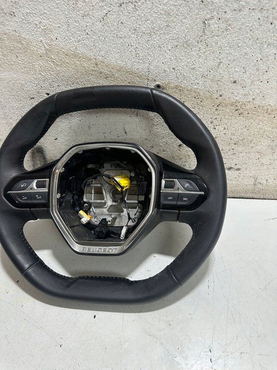 Руль к Peugeot 208 2019