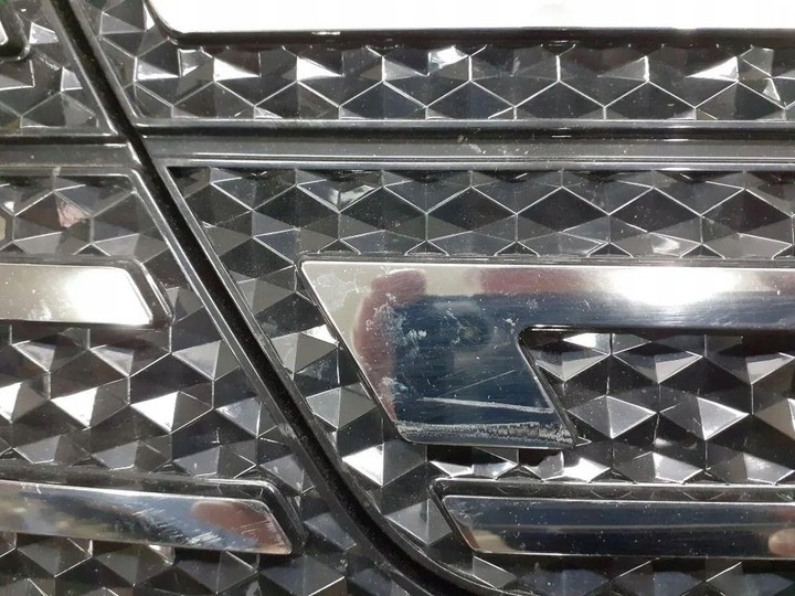 Решетка радиатора к Dacia Spring 2020