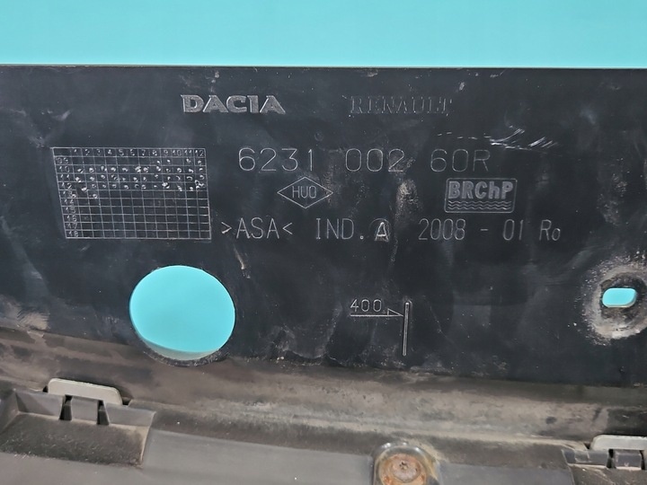 Решетка радиатора к Dacia Duster 2010