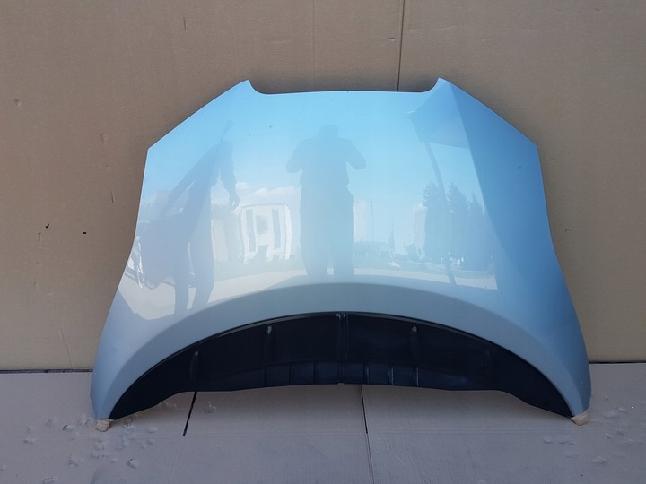 Капот к Nissan Leaf 2010