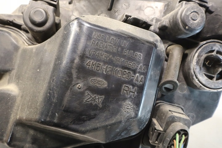 Фара правая к Ford Focus 2005