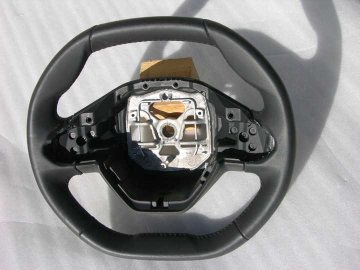 Руль к Peugeot 2008 2019
