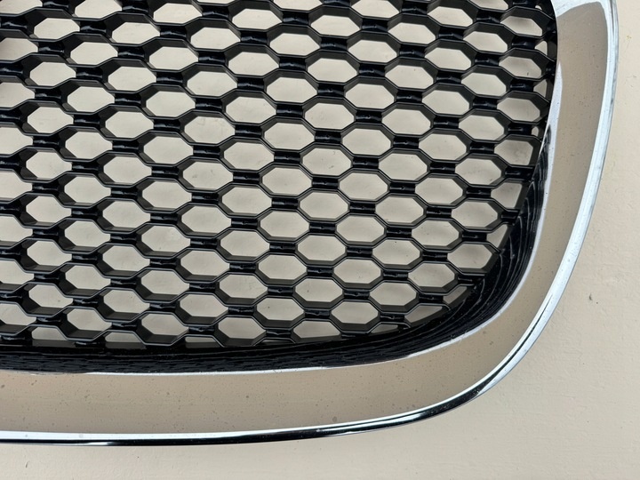 Решетка радиатора к Jaguar F-Pace 2016