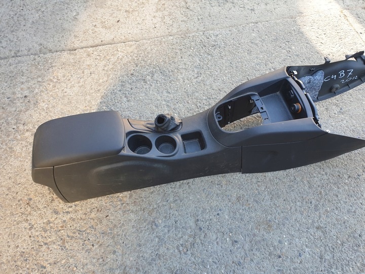 Подлокотник к Citroen C4 2011