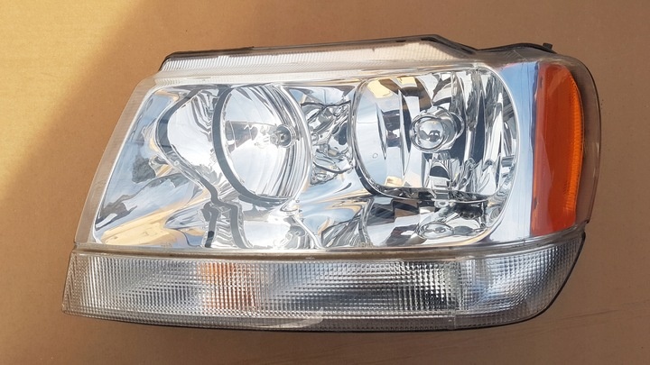 Фара левая к Jeep Cherokee 2001