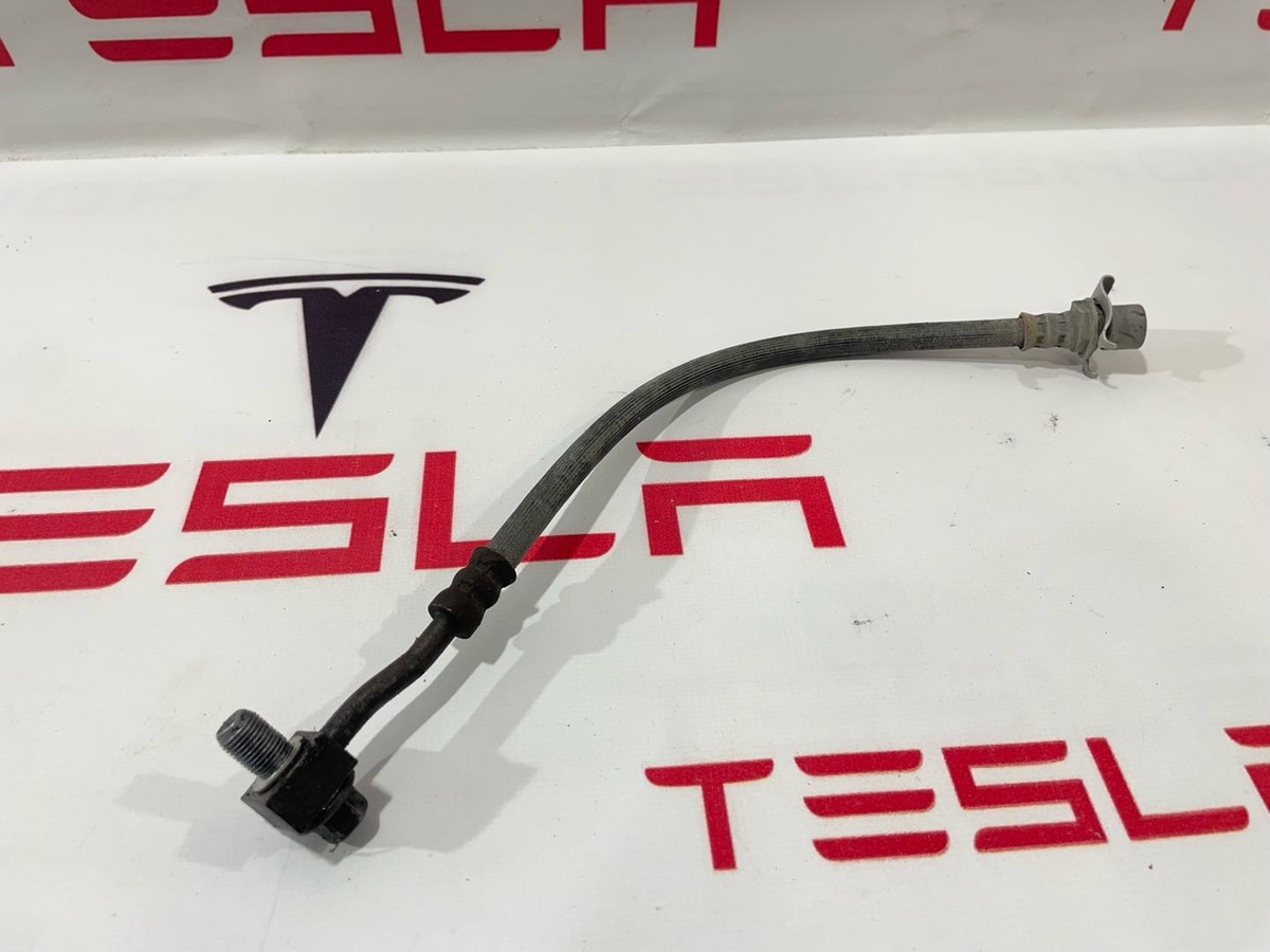 Шланг тормозной к Tesla Model 3 2019