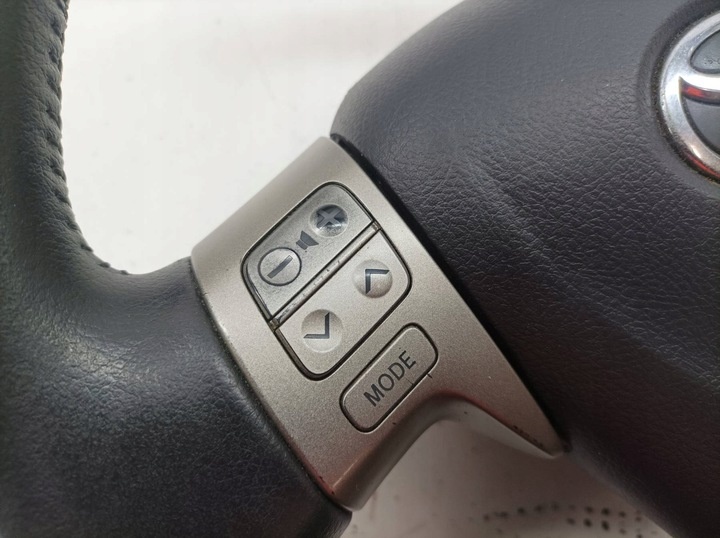 Руль к Toyota Auris 2006