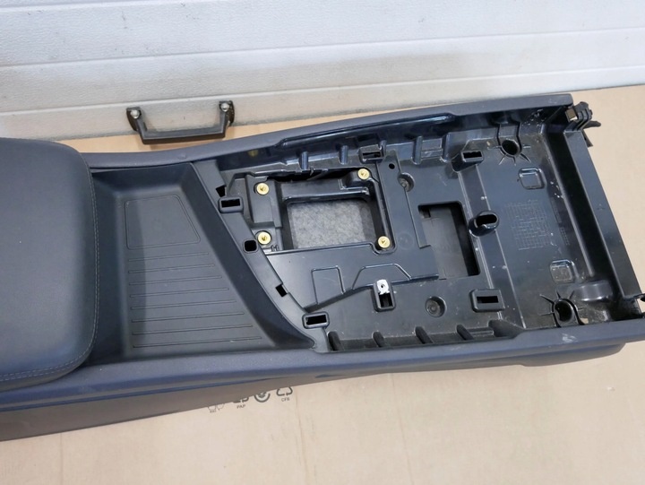 Подлокотник к Audi Q7 2015