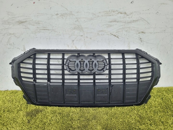 Решетка радиатора к Audi Q3 2018