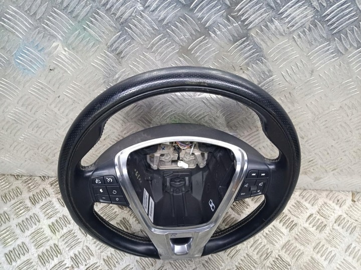 Руль к Volvo V40 2012
