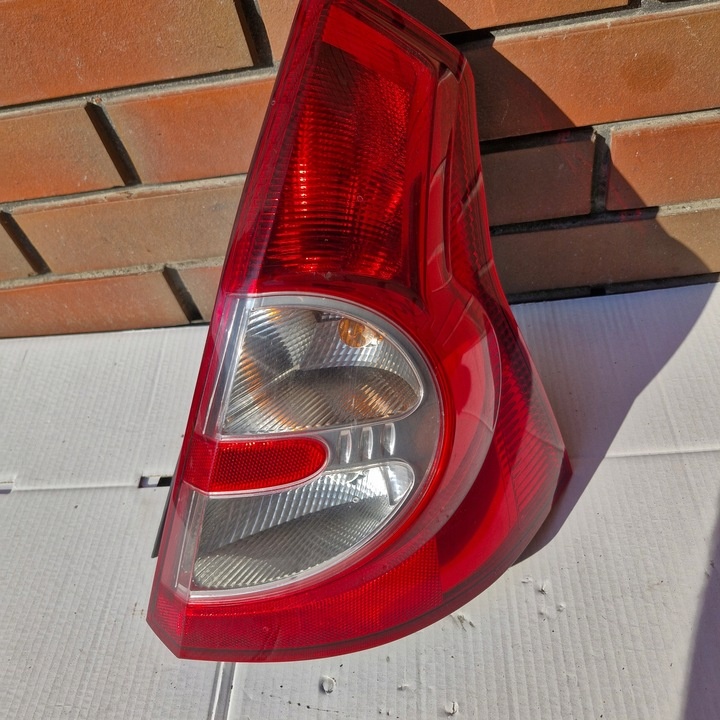 Фонарь задний правый к Dacia Sandero 2008
