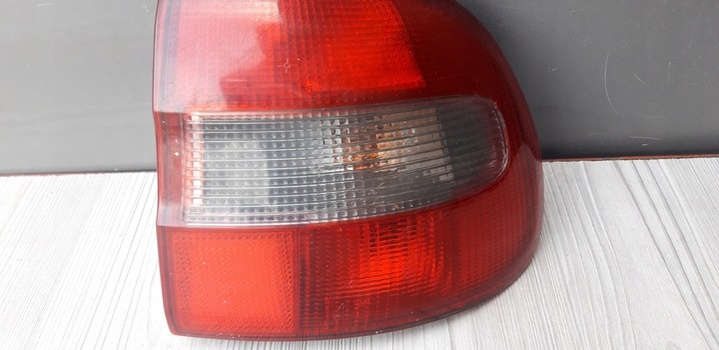 Фонарь задний левый к Volvo V40 2002