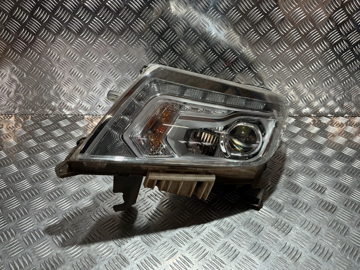 Фара левая к Nissan Navara (Frontier) 2014