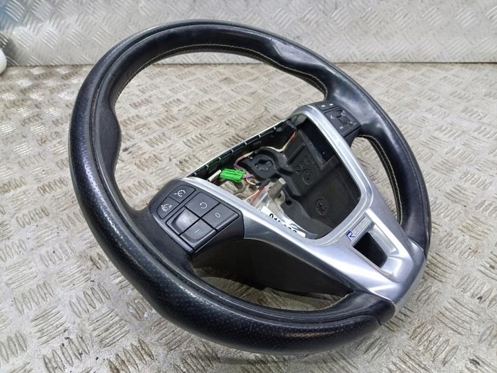 Руль к Volvo V40 2012