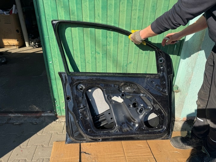 Дверь передняя левая к SEAT Mii 2011