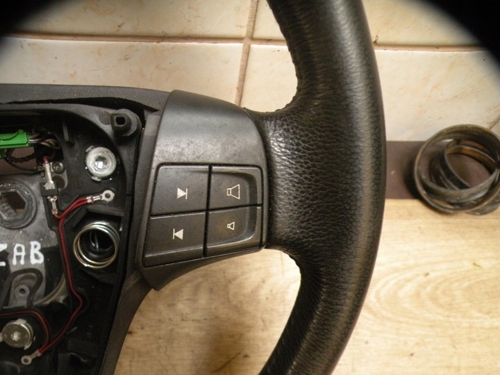 Руль к Volvo S40 2004