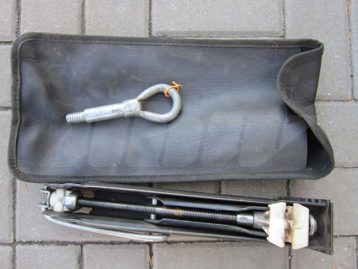 Домкрат к Audi A6 2001