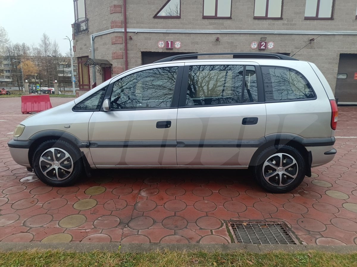 Opel Zafira A, 2001