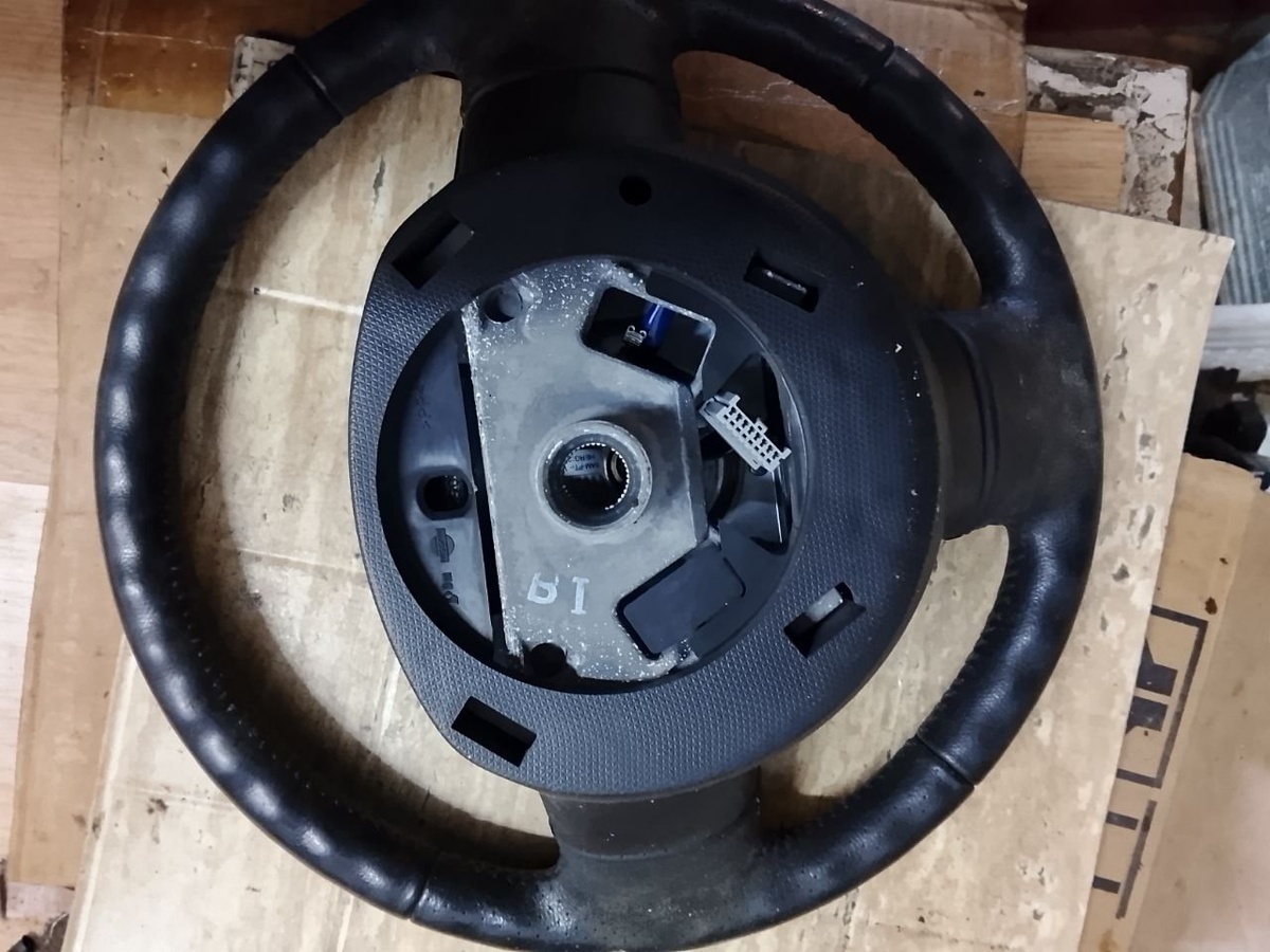 Руль к Nissan Micra 2006