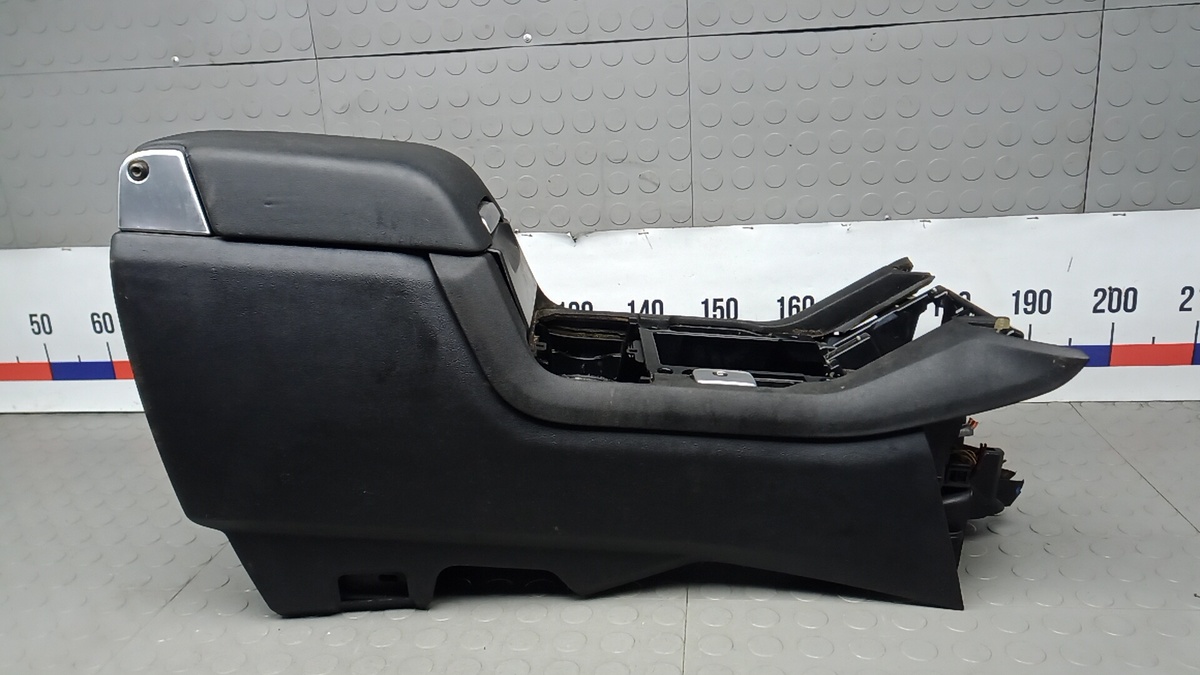 Подлокотник к Land Rover Discovery 2012