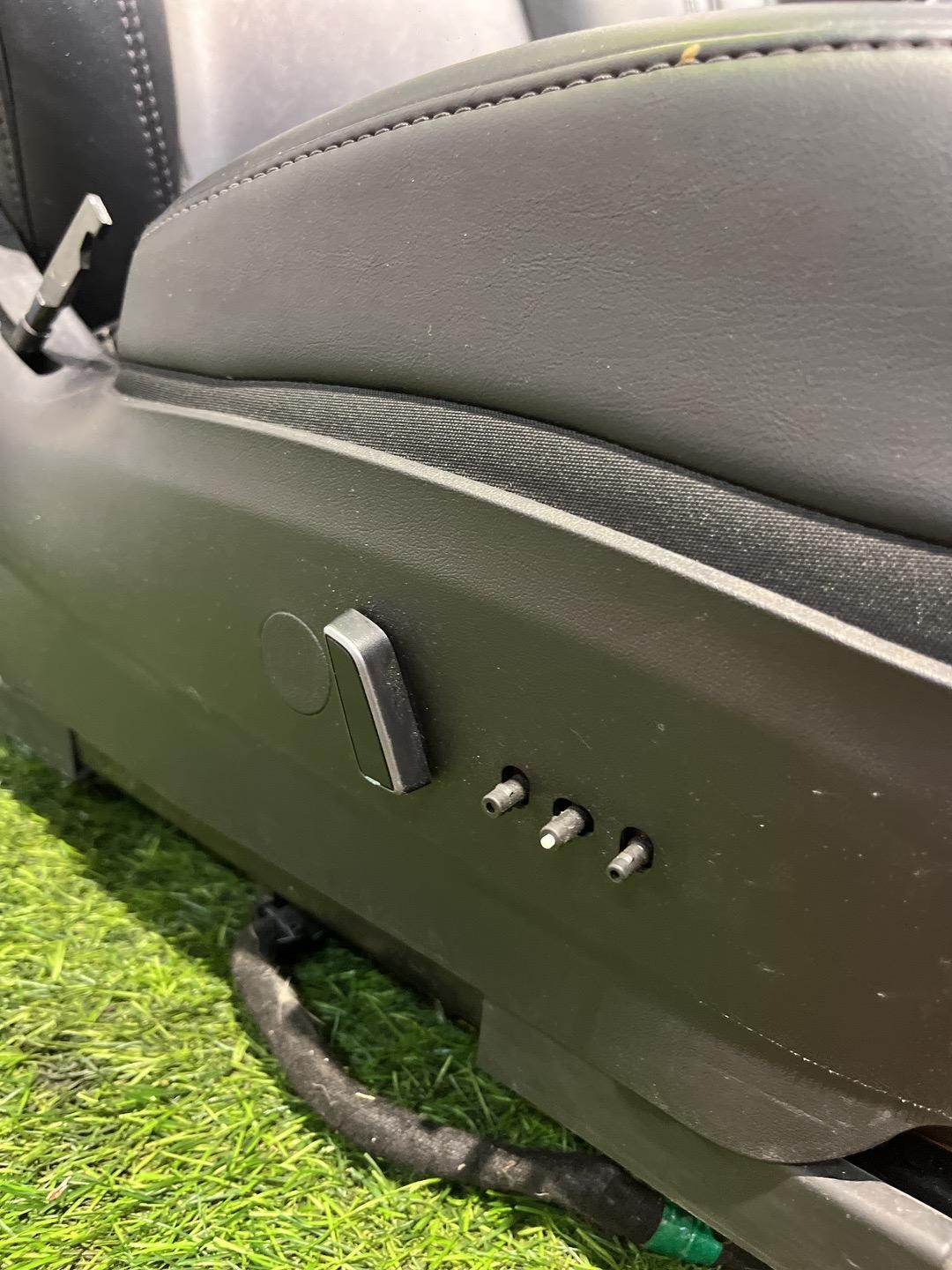 Салон (комплект сидений) к Tesla Model 3 2022