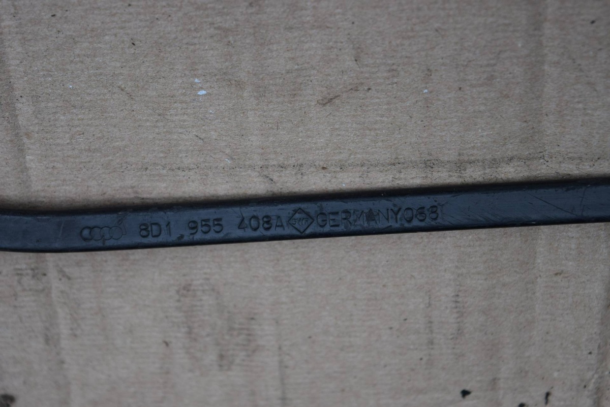 Щеткодержатель к Audi A4 1998