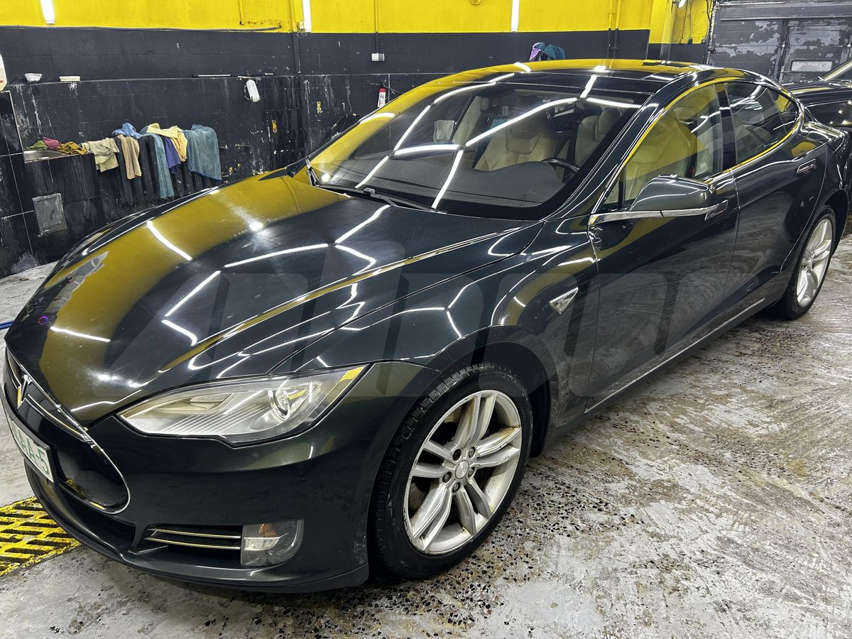 Tesla Model S I, 2013