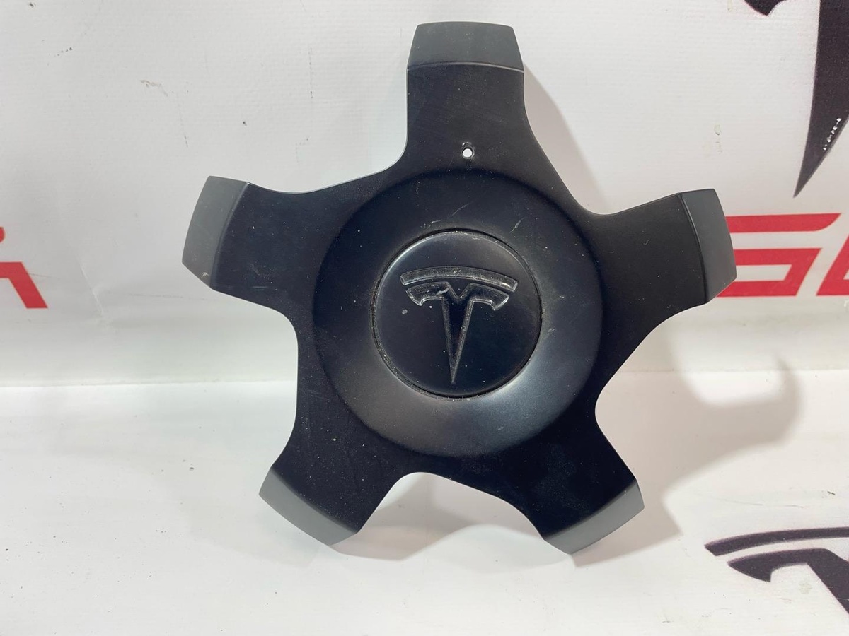 Колпачок литого диска к Tesla Model X 2022
