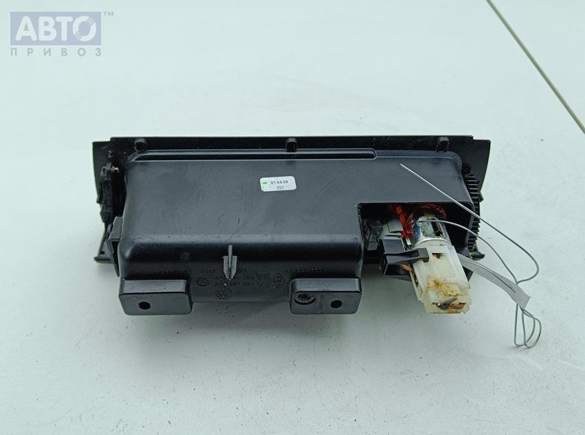 Пепельница к Volkswagen Passat 2008