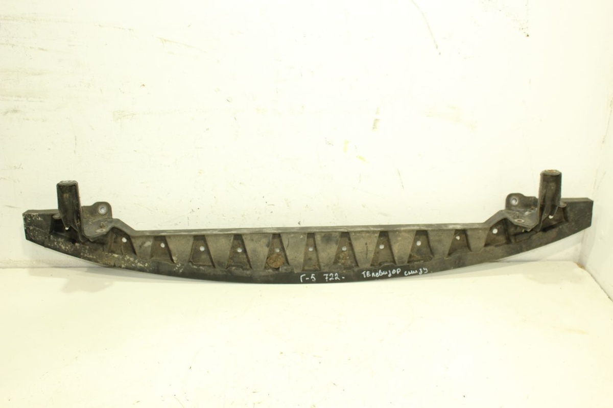 Усилитель бампера к Volkswagen Golf 2006