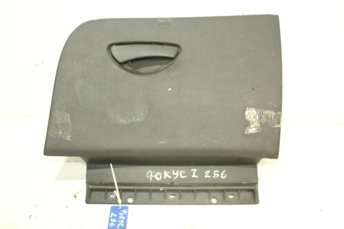 Бардачок к Ford Focus 2003