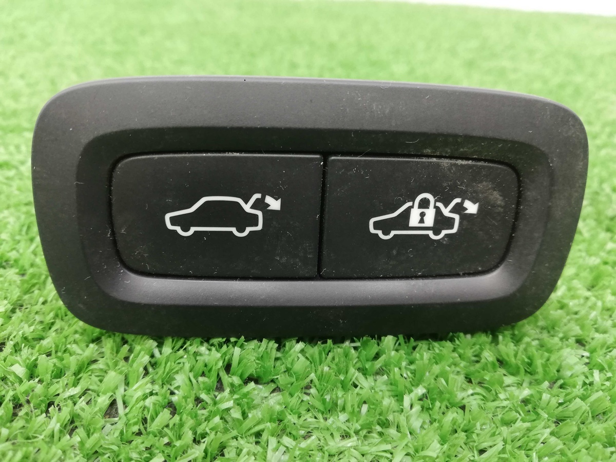Кнопка  к Volvo XC60 2019