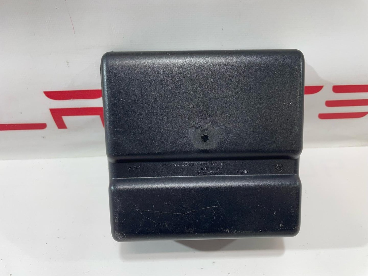 Подлокотник к Tesla Model 3 2019