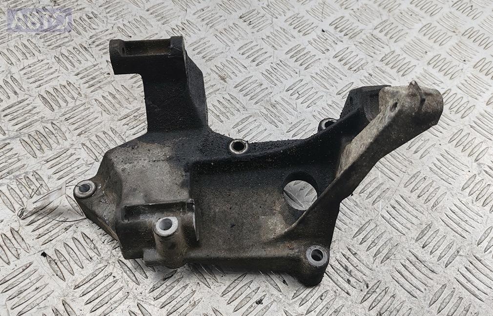 Кронштейн генератора к Ford Focus 2001