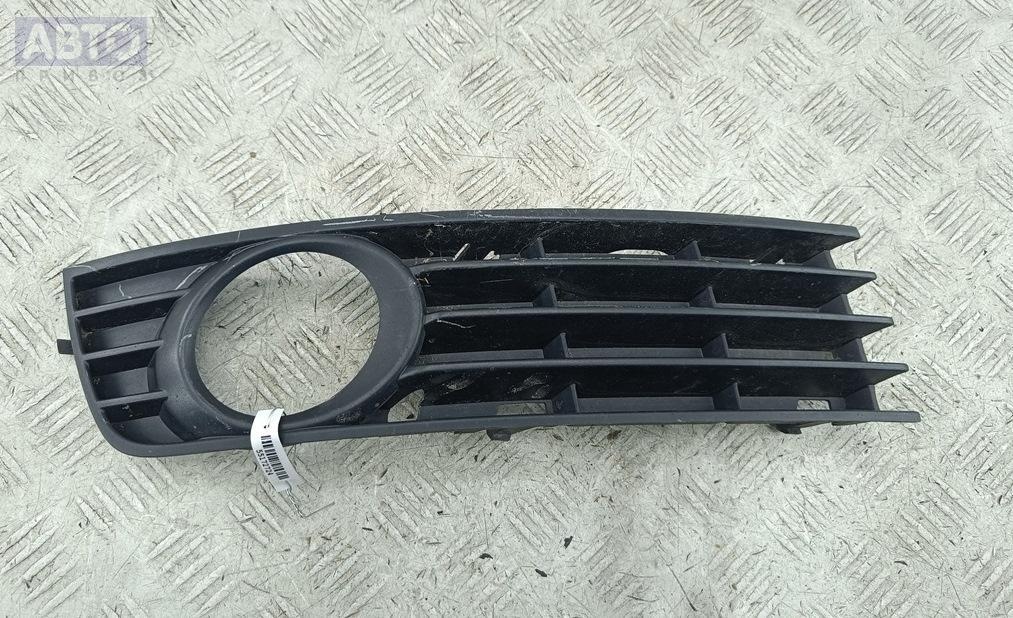 Рамка фары к Audi A4 2001