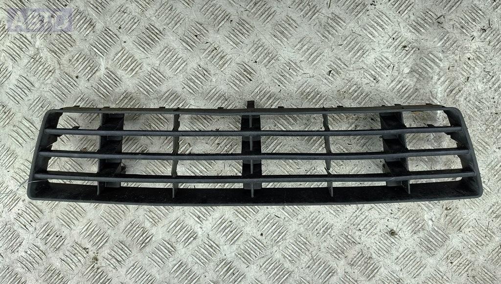 Решетка бампера к Audi A6 1999