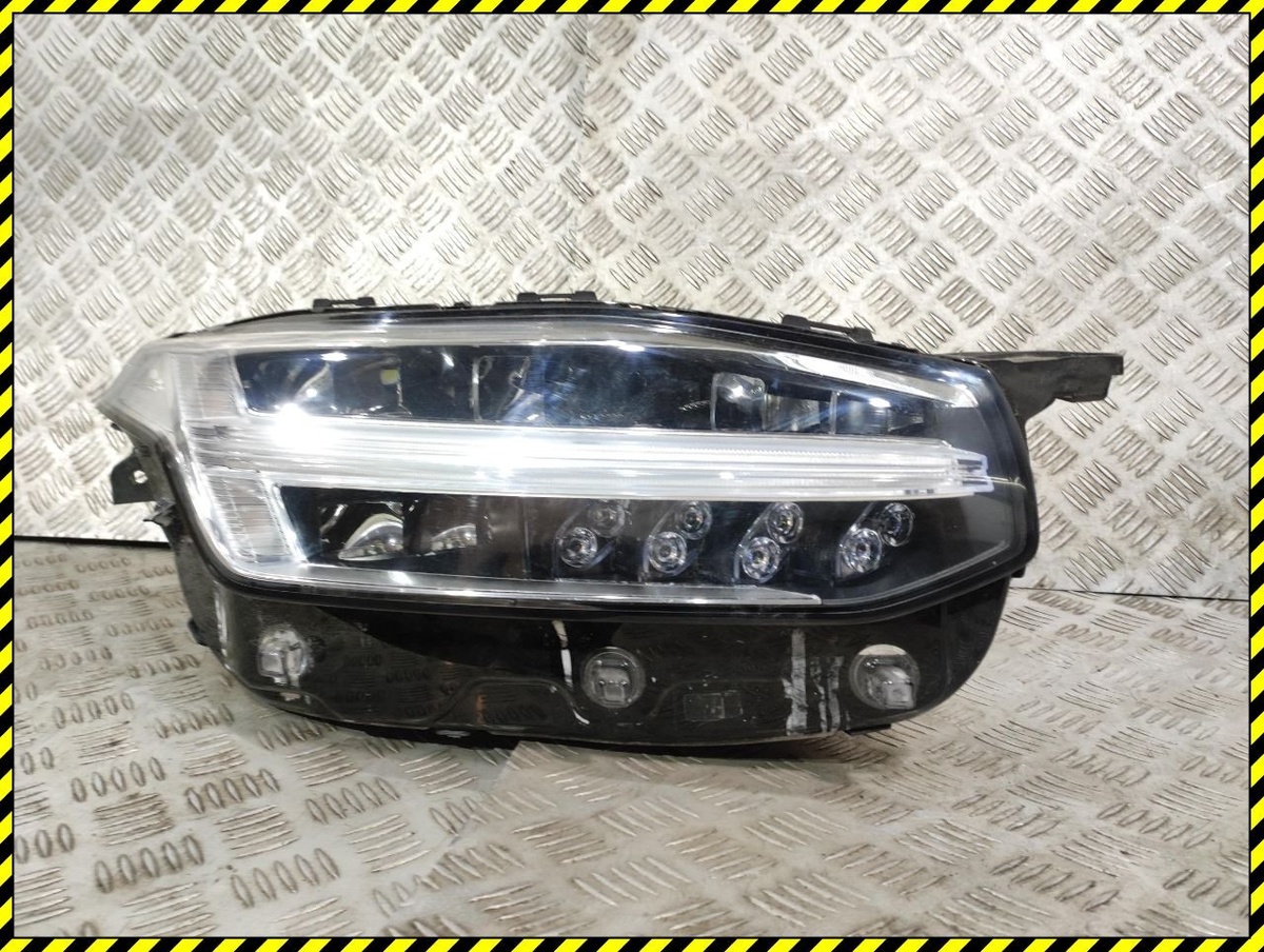 Фара правая к Volvo XC90 2020