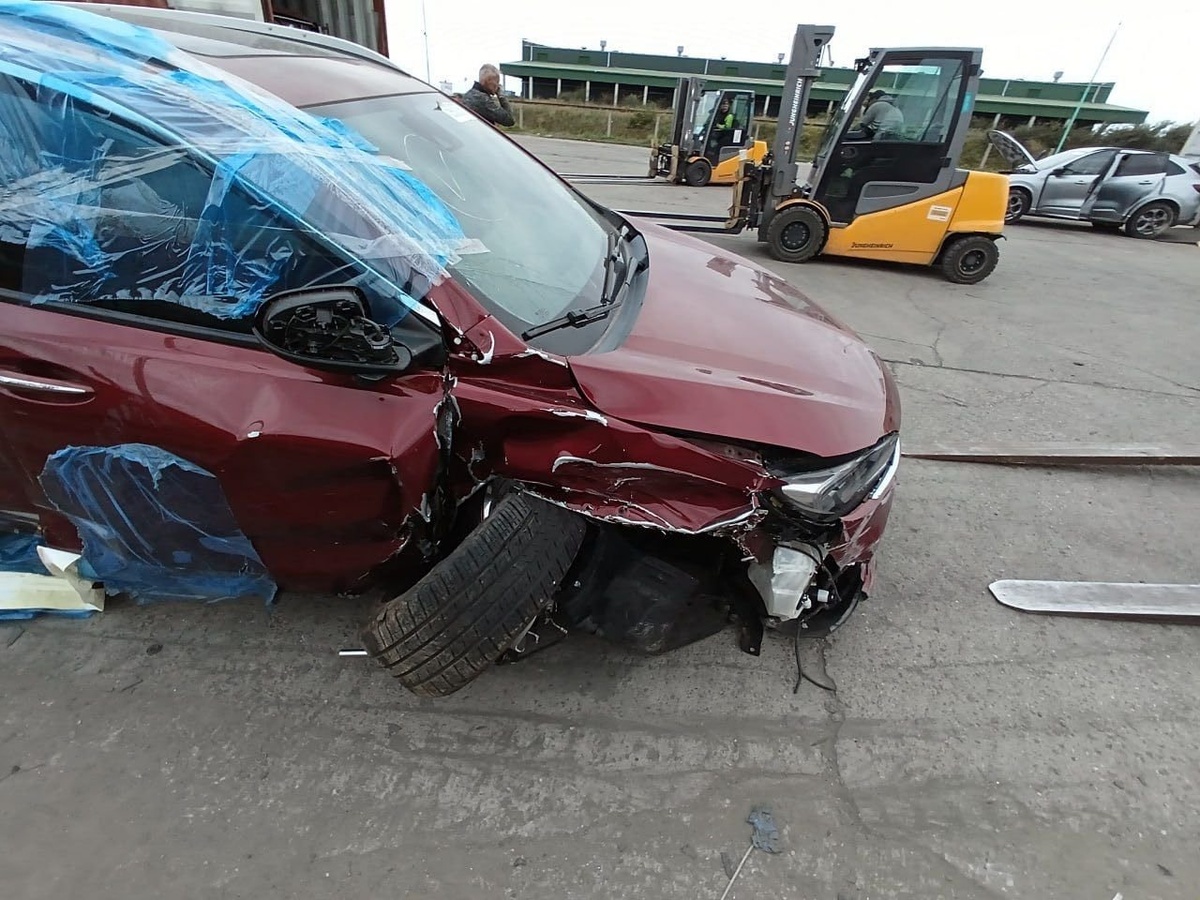 Передняя панель крепления облицовки (телевизор) к Buick Encore GX 2022