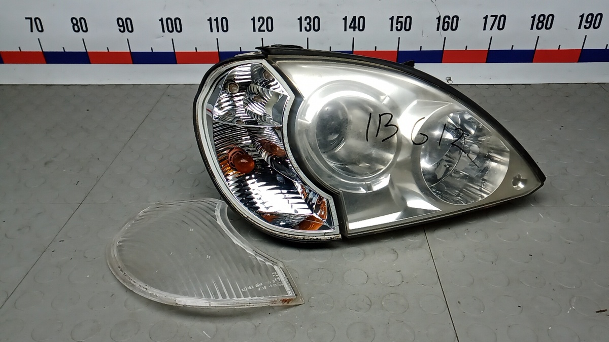 Фара правая к Hyundai Terracan 2005