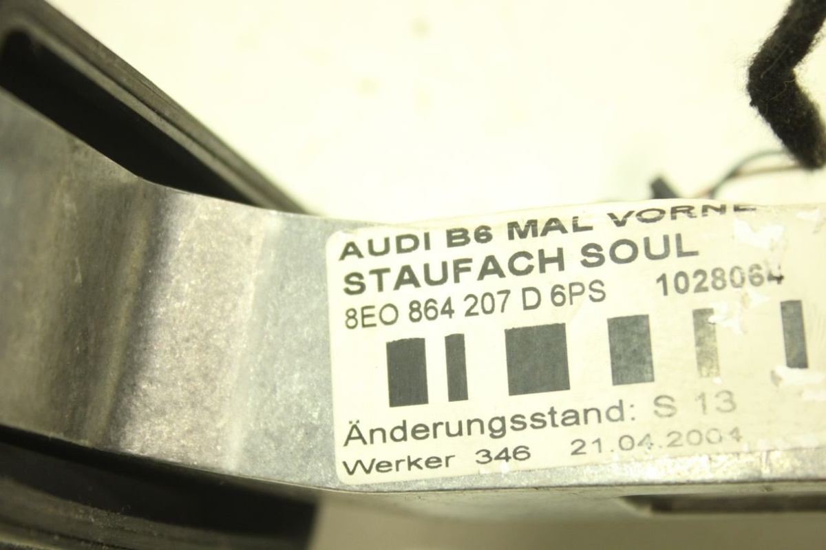 Подлокотник к Audi A4 2004
