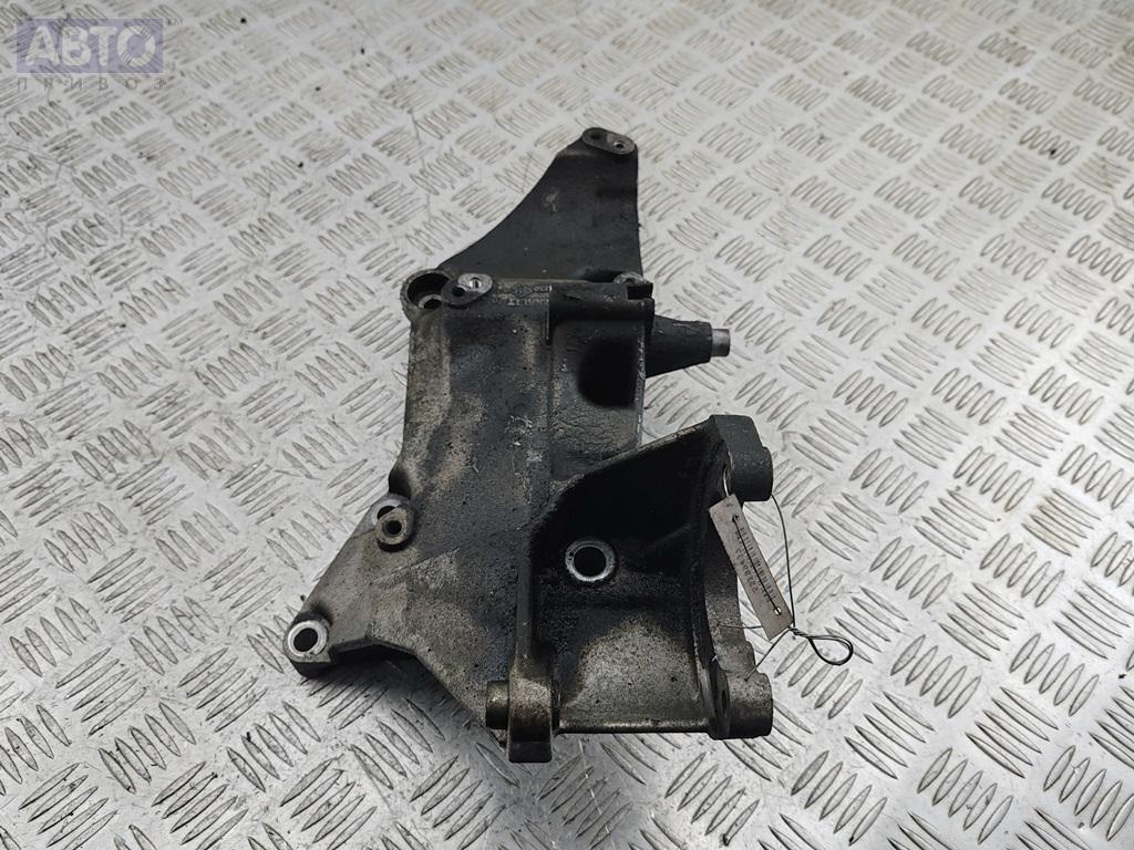 Кронштейн генератора к Volvo S40 2003